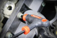 BGS Diy Schraubendreher-Satz mit T-Griff und seitlicher Klinge | T-Profil (für Torx) mit Bohrung | T10 - T50 | 9-tlg.
